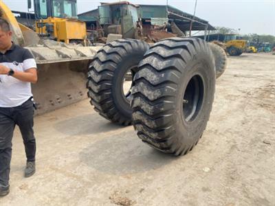 Bàn giao lốp xúc lật 23.5-25 24pr bảo hành 3 năm cho mỏ đá
