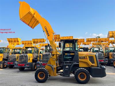 Máy xúc lật LeHman ZL930 cần dài 4,7m gầu 1,8m3 phục vụ nông sản dăm gỗ